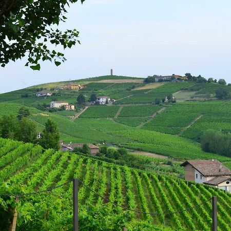 I Grappoli Villa Canelli Buitenkant foto